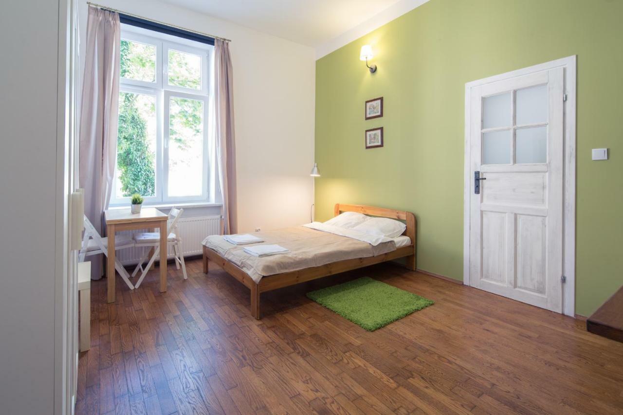 Dom Sapiehy Aparthotel Cracovia Esterno foto