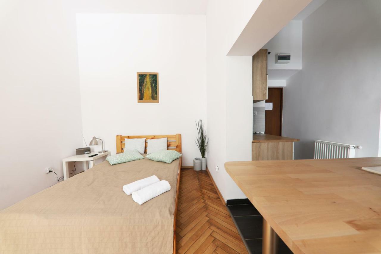 Dom Sapiehy Aparthotel Cracovia Esterno foto