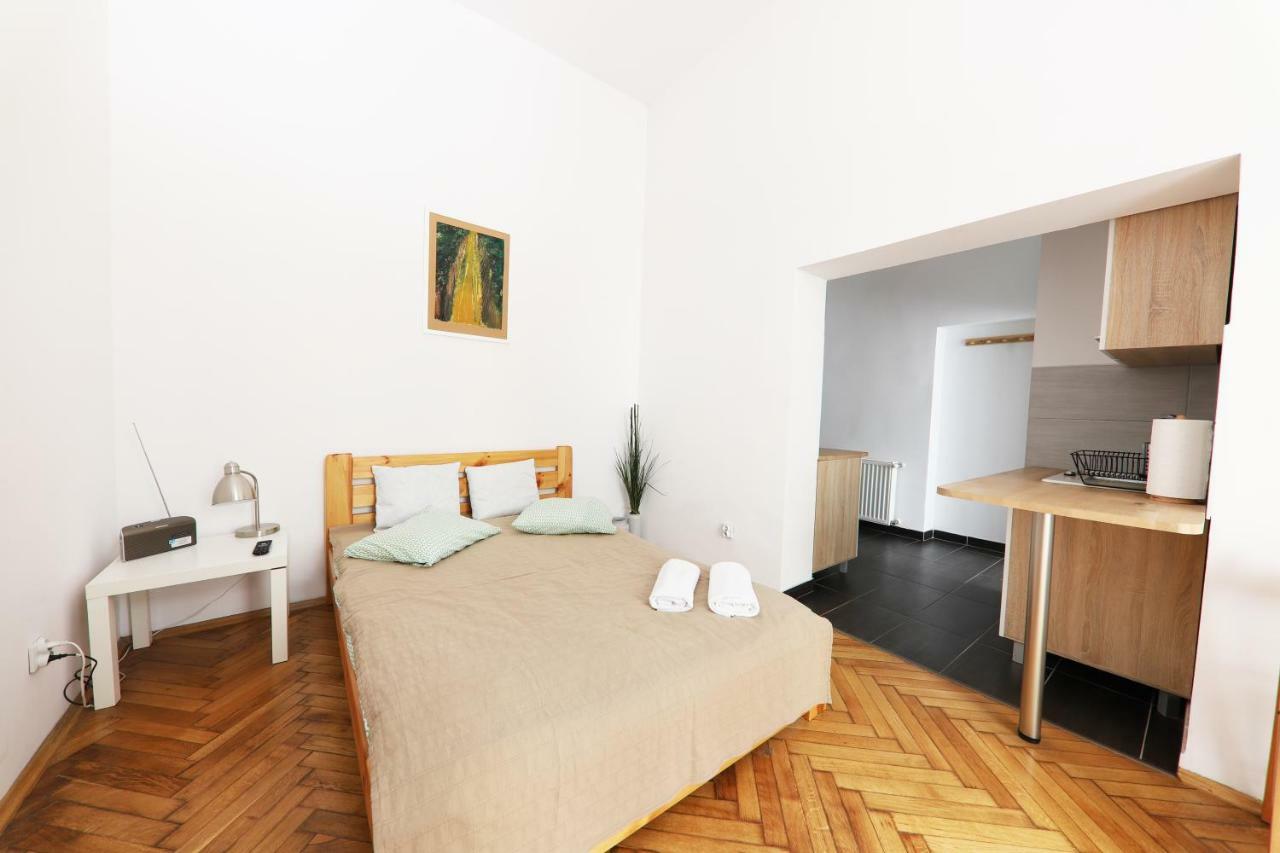Dom Sapiehy Aparthotel Cracovia Esterno foto